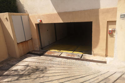 Parking / Garage - 14 m²