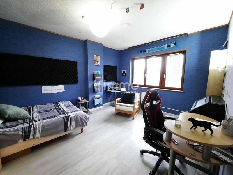 Maison - 211 m² - 7 pièces