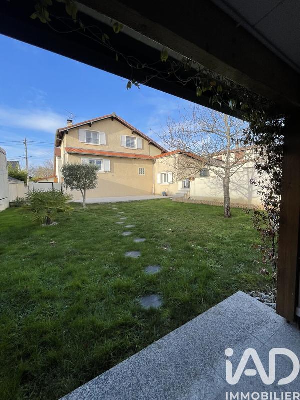 Maison - 93 m² - 5 pièces