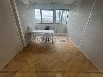 Entrepôt - 1 210 m²