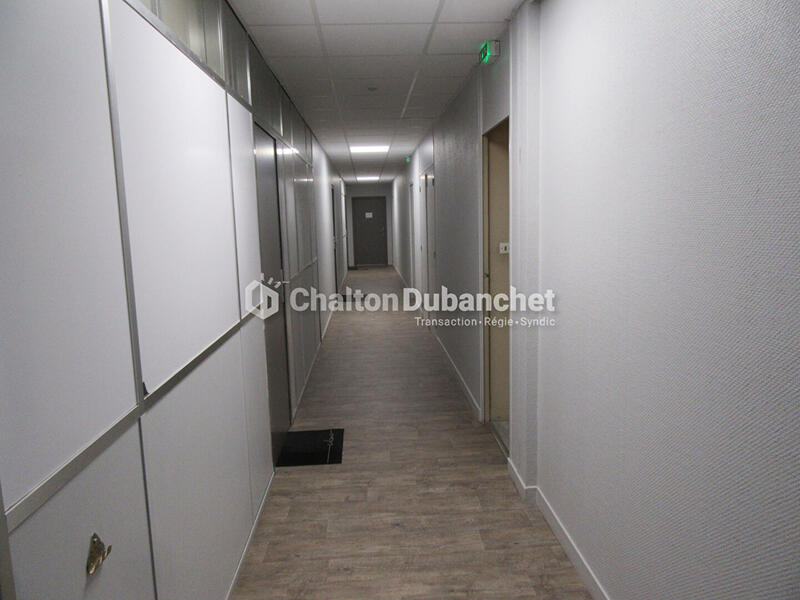 Local commercial - 96 m² - 4 pièces