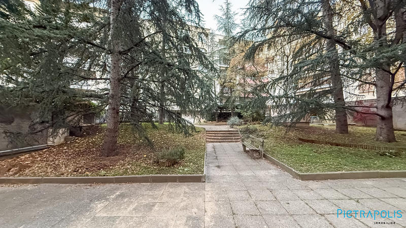 Appartement - 100 m² - 4 pièces