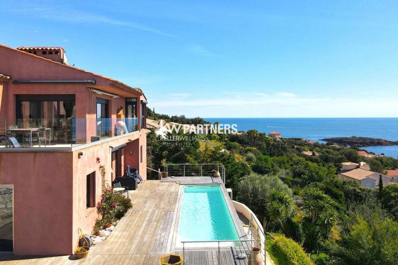 Propriété - 215 m² - 7 pièces