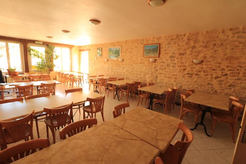 Immeuble mixte - 8 pièces