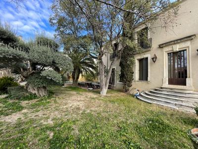 Maison - 259 m² - 9 pièces