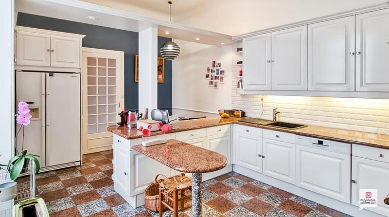 Demeure - 320 m² - 12 pièces