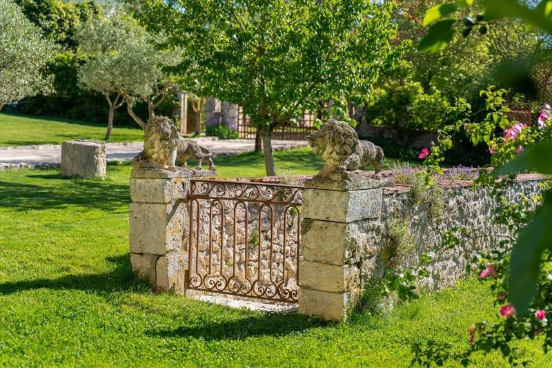 Manoir - 1 200 m² - 20 pièces