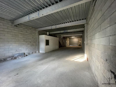 Entrepôt - 200 m²