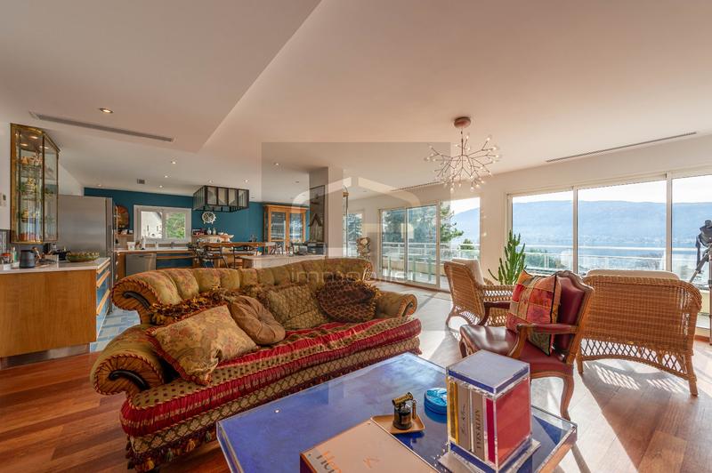 Appartement - 213 m² - 8 pièces