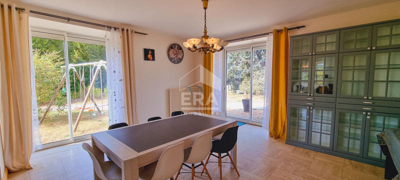 Maison - 264 m² - 9 pièces
