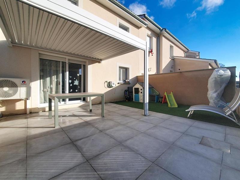 Maison - 98 m² - 4 pièces