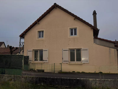 Maison - 99 m² - 4 pièces