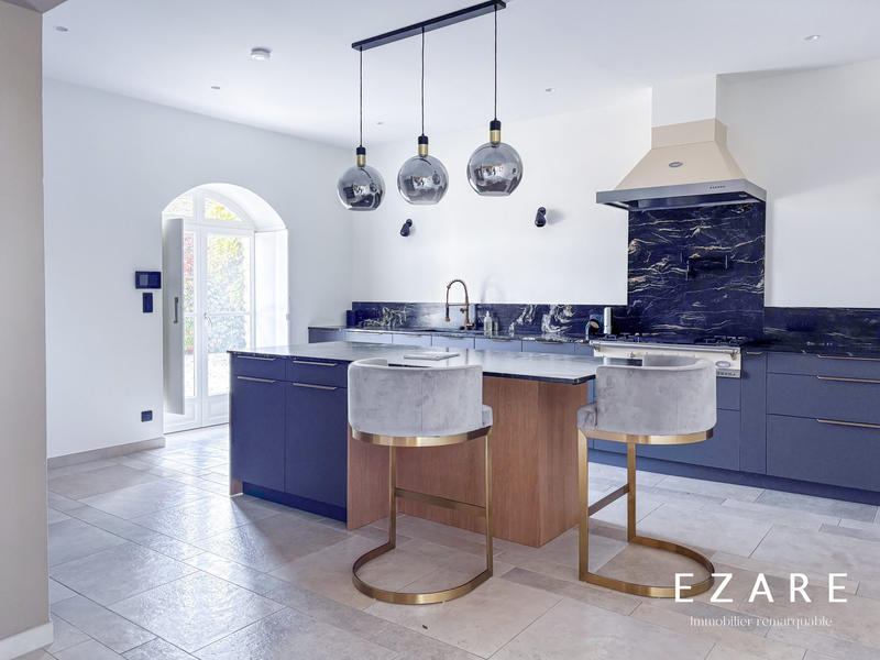 Maison ancienne - 500 m² - 9 pièces