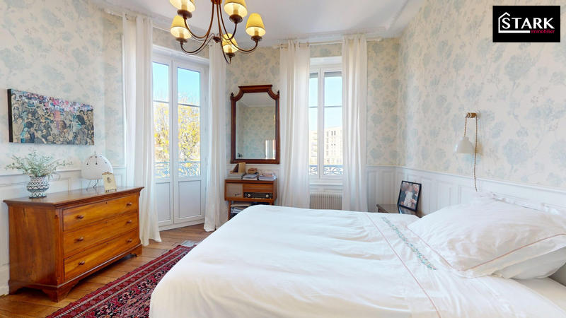 Appartement - 131 m² - 7 pièces