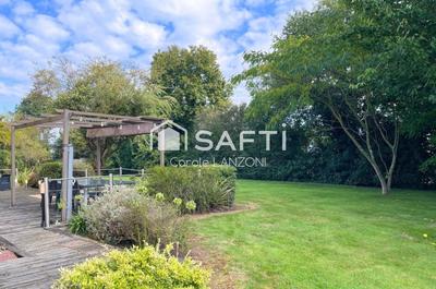 Maison - 290 m² - 8 pièces