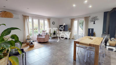 Villa - 213 m² - 8 pièces