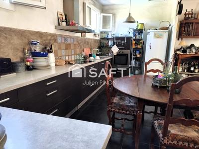 Maison - 180 m² - 8 pièces