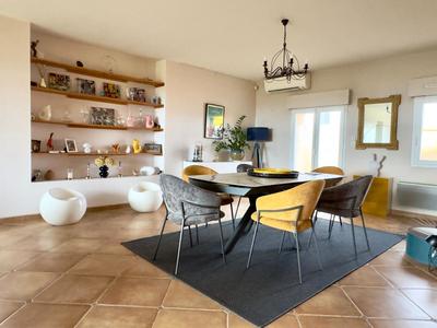 Maison - 245 m² - 6 pièces