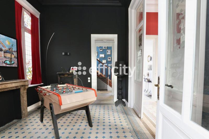 Maison - 200 m² - 7 pièces