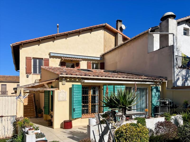 Maison - 229 m² - 9 pièces