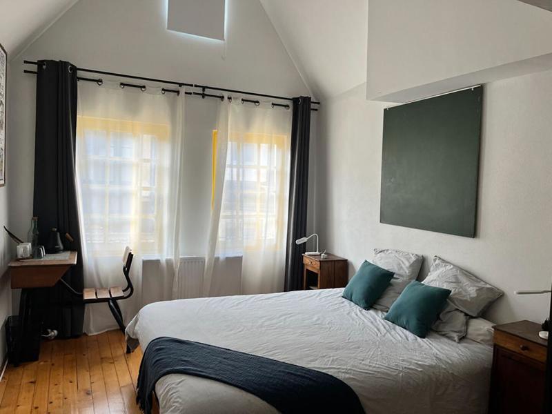 Maison - 230 m² - 13 pièces