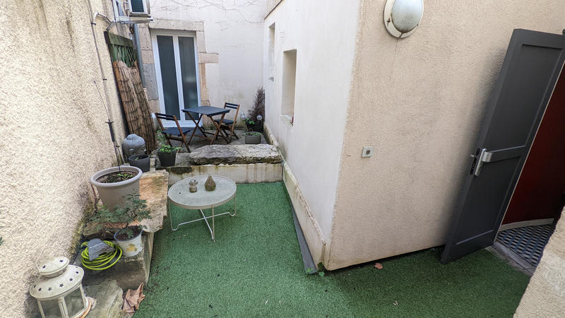 Immeuble - 162 m² - 9 pièces