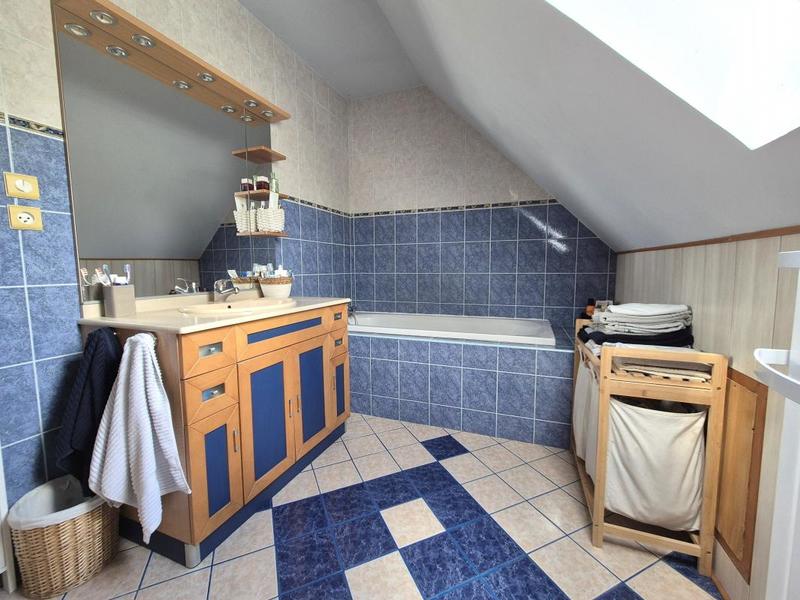 Maison - 106 m² - 7 pièces