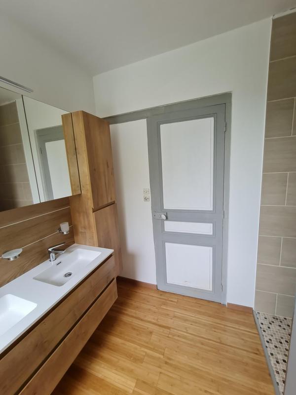 Maison - 250 m² - 11 pièces