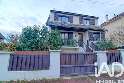 Maison - 122 m² - 6 pièces