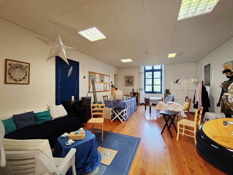 Maison - 800 m² - 10 pièces