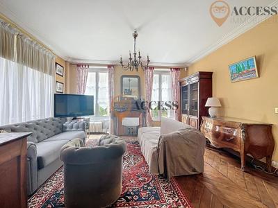 Maison - 209 m² - 8 pièces