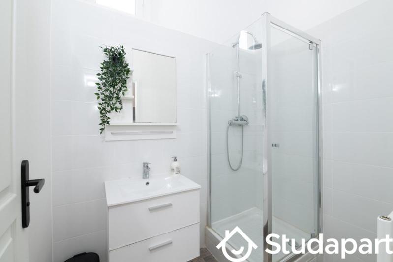 Chambre - 13 m² - 1 pièce