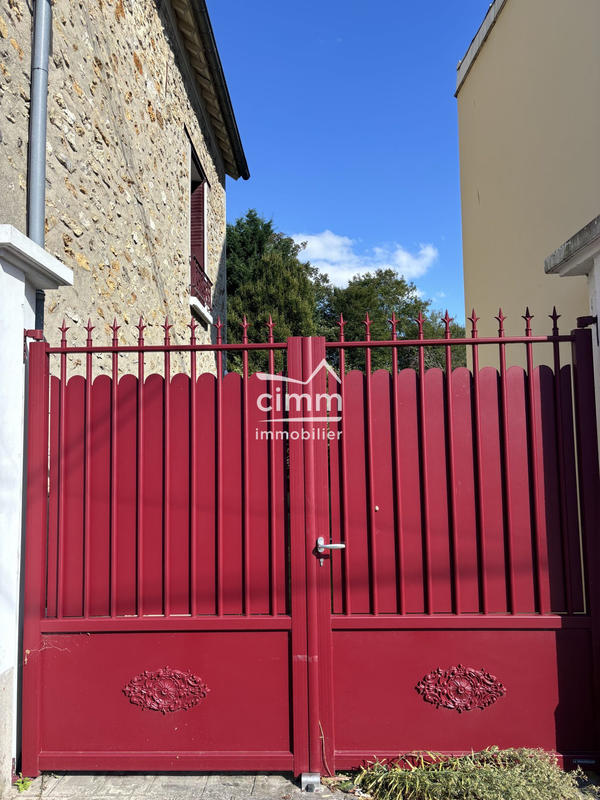 Maison traditionnelle - 107 m² - 7 pièces