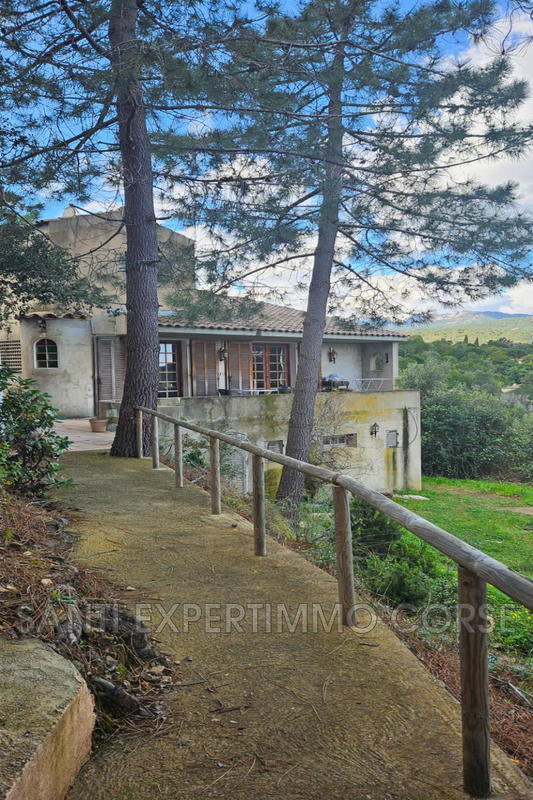 Maison - 120 m² - 4 pièces