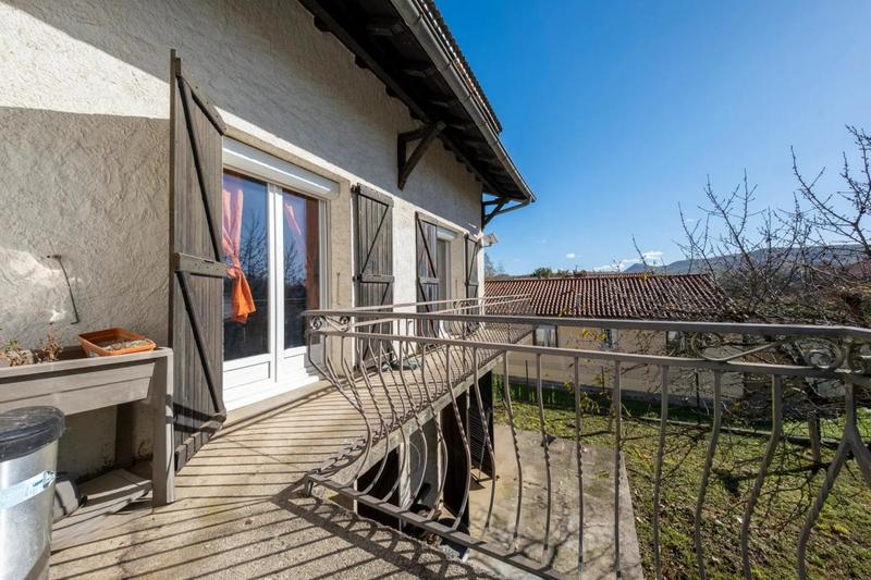 Maison - 250 m² - 11 pièces