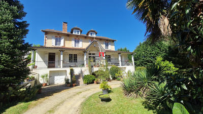 Maison - 354 m² - 10 pièces