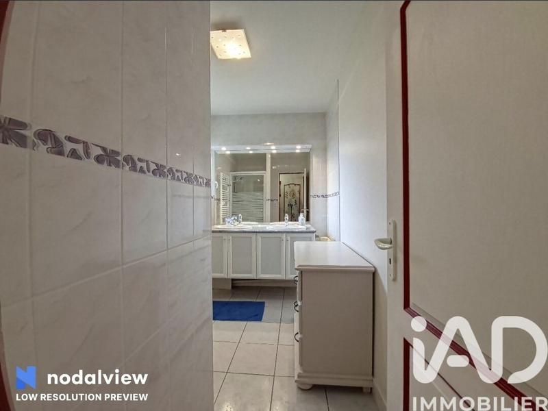 Maison - 163 m² - 9 pièces