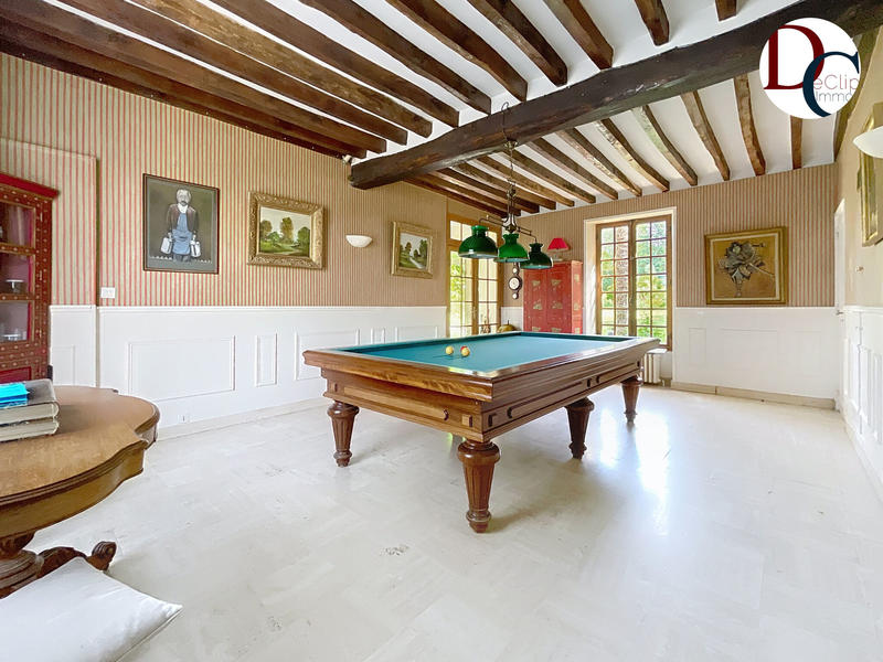 Maison - 335 m² - 9 pièces