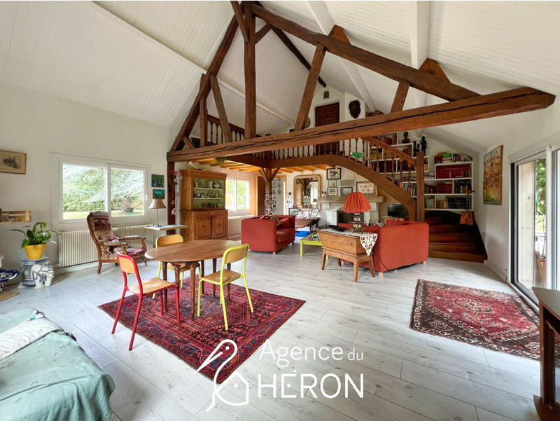 Maison - 304 m² - 10 pièces