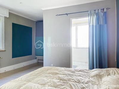 Demeure - 352 m² - 8 pièces