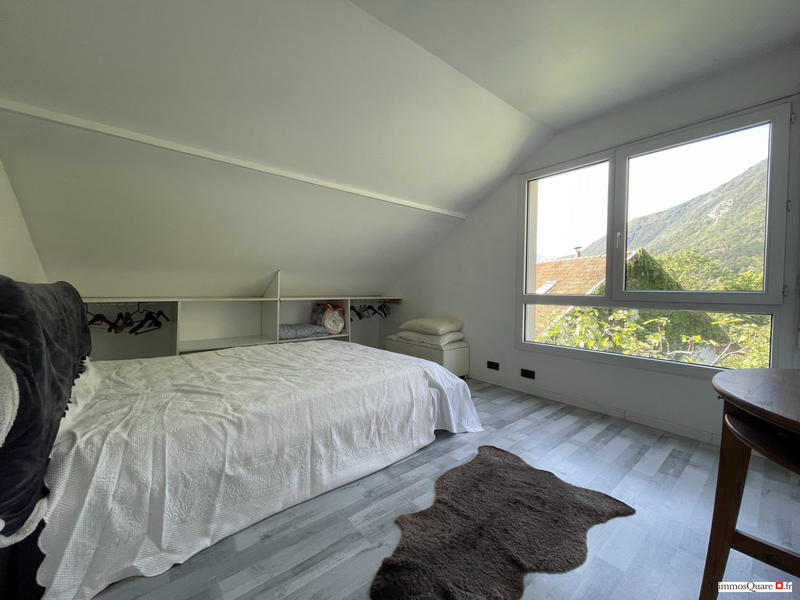 Villa - 181 m² - 8 pièces