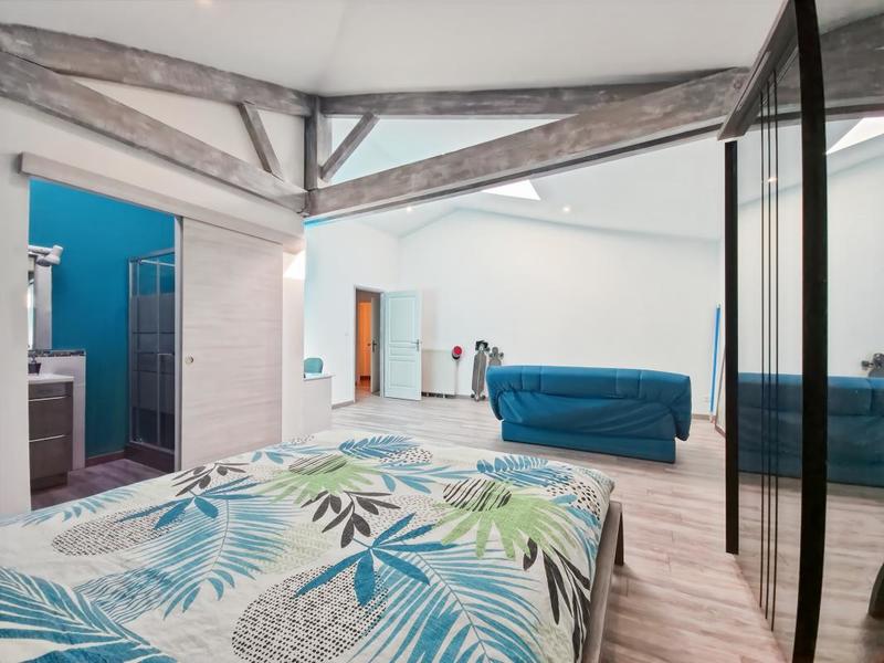 Demeure - 649 m² - 10 pièces