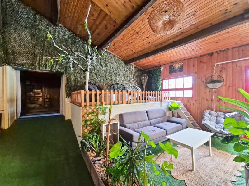 Maison - 230 m² - 6 pièces