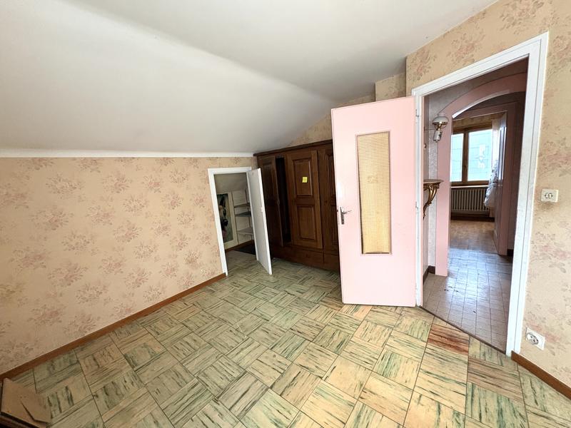 Maison - 300 m² - 8 pièces