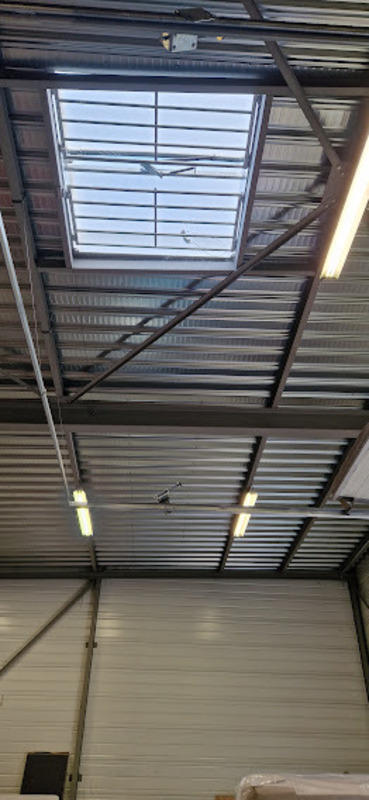 Local commercial - 1 500 m² - 2 pièces