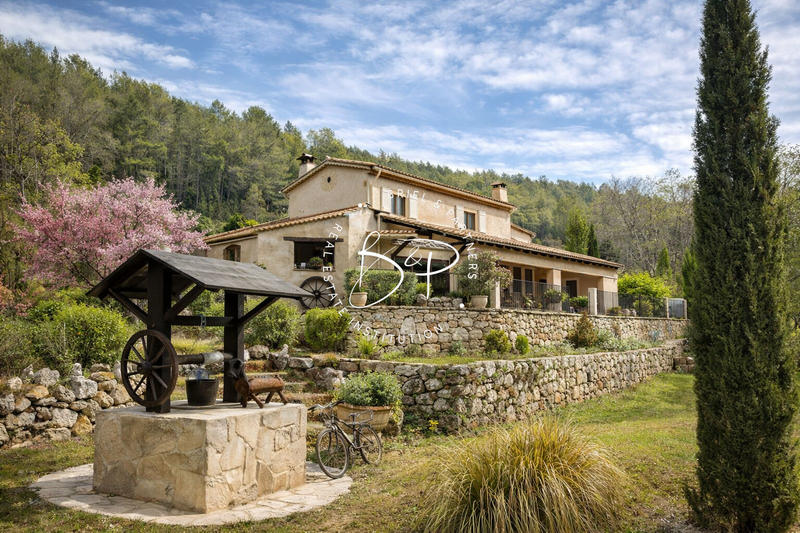 Maison - 138 m² - 7 pièces