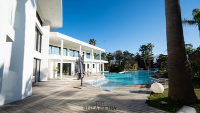 Maison - 800 m² - 14 pièces