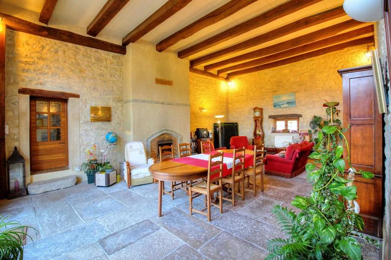 Maison de maîtres - 350 m² - 11 pièces