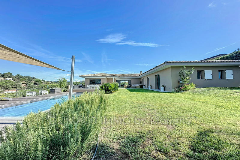 Villa - 180 m² - 6 pièces