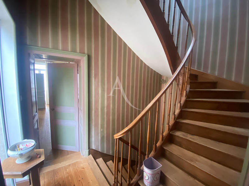 Maison - 197 m² - 8 pièces